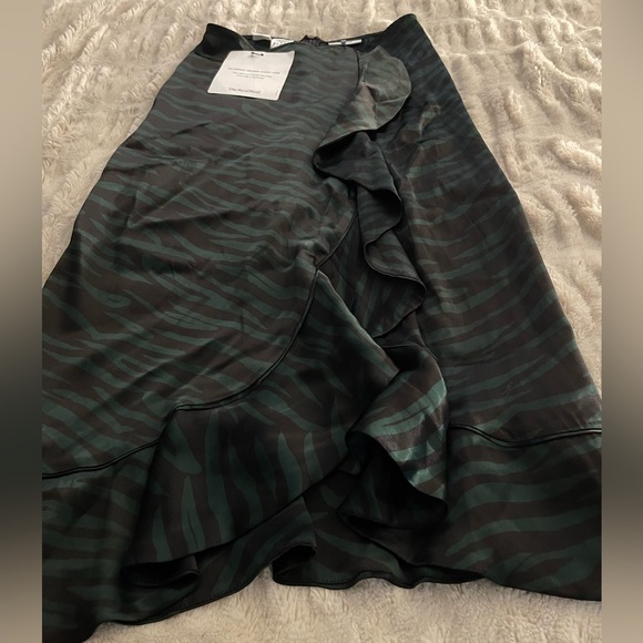Ganni Black and Green Midi Skirt - Picture 3 of 13